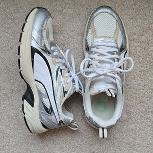 Puma Milenio Tech Sneakers